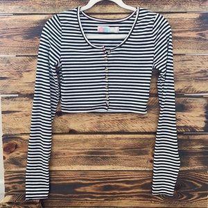 Free People cropped long sleeve button down top. Black and white size small.